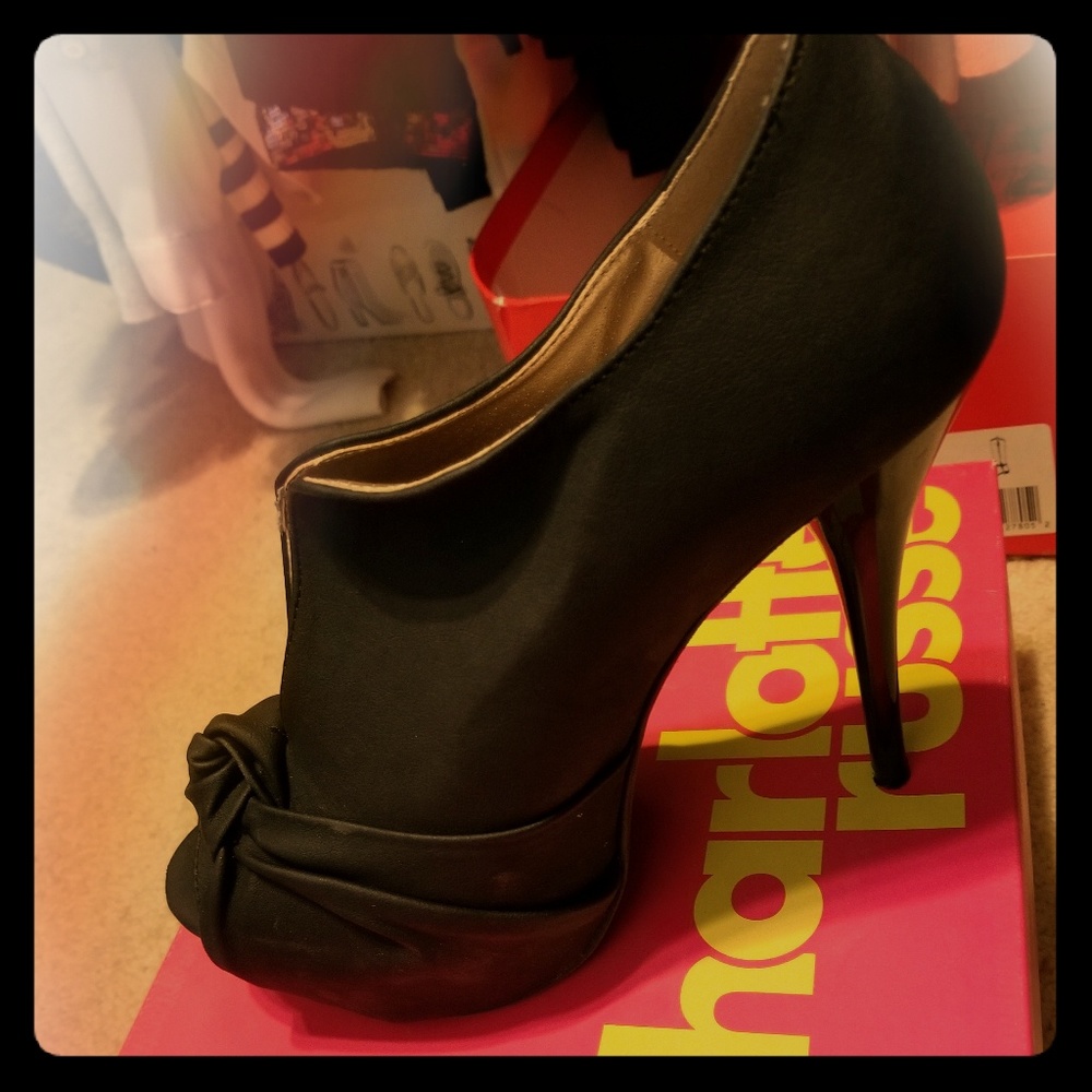 Black peep toe heels